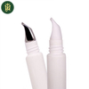 Emballage de tube cosmétique en plastique Tube de baume à lèvres pour crème pour les yeux petit volume avec emballage de tube applicateur incliné en alliage de zinc ou en céramique