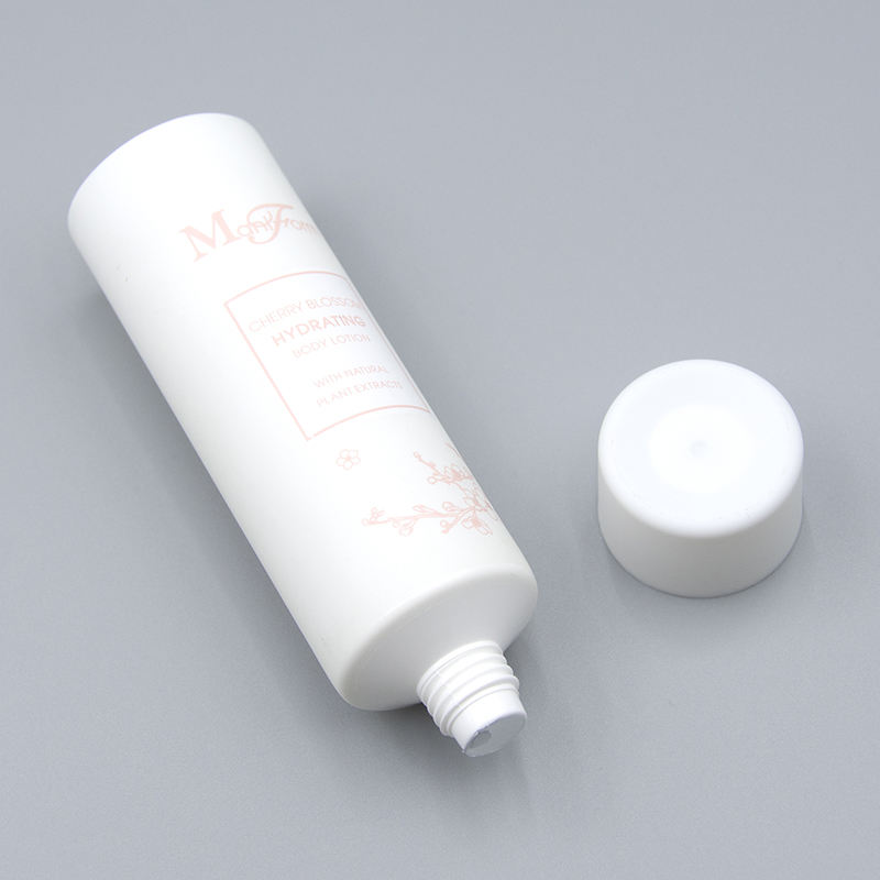 Tubes d'emballage de crème cosmétique pour les mains en PE doux et mat respectueux de l'environnement pour les soins de la peau, masques faciaux de lavage du visage avec espace pour la sérigraphie