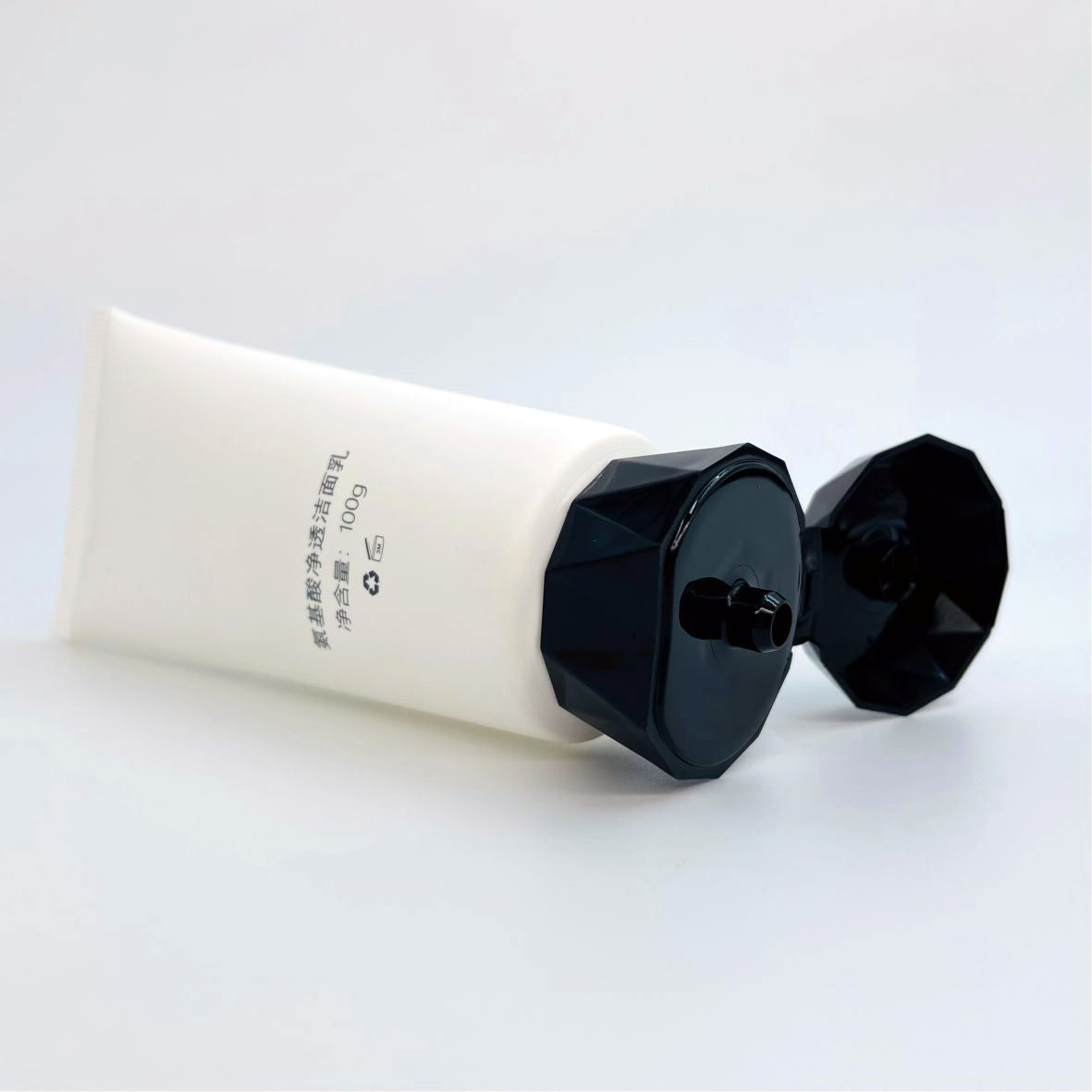 Tube PE en plastique à pression douce personnalisé avec couvercle rabattable pour soins de la peau, lavage du visage, crème nettoyante, Lotion, cosmétiques, Type de shampooing