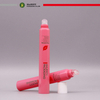 Tubes en plastique faits sur commande de couvercle d'emballage de baume à lèvres avec le tube en plastique de brillant à lèvres d'applicateur de silicone