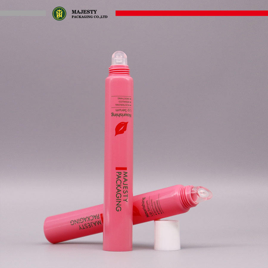 Tubes en plastique faits sur commande de couvercle d'emballage de baume à lèvres avec le tube en plastique de brillant à lèvres d'applicateur de silicone