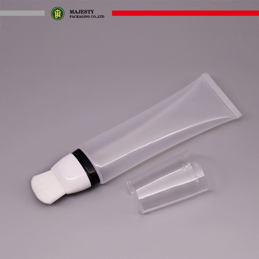Tube en plastique vide personnalisé avec applicateur à brosse souple pour tube de fond de teint cosmétique