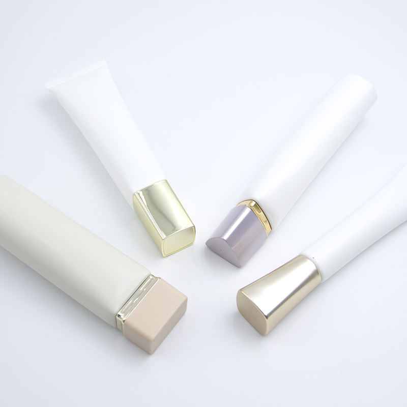 Tubes en plastique à capuchon carré OEM pour fond de teint liquide, crème pour les yeux, sérum-30 ml et 50 ml, forme ovale avec buse longue pour l'emballage