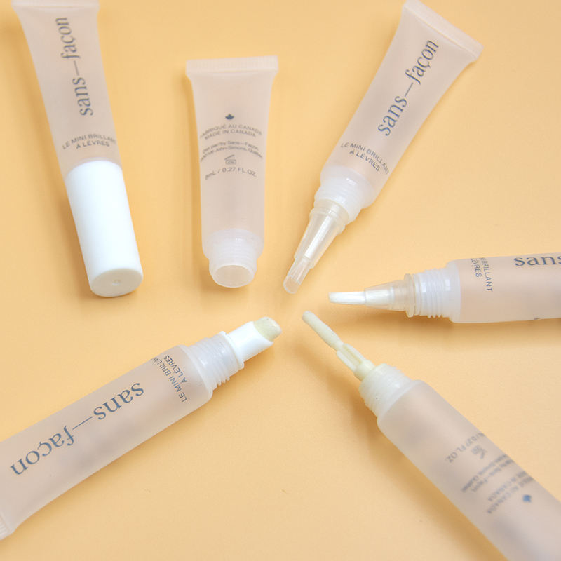Tubes vides de brillant à lèvres en plastique avec tête de brosse, récipient à presser cosmétique propre, emballage pour le maquillage et le soin des lèvres