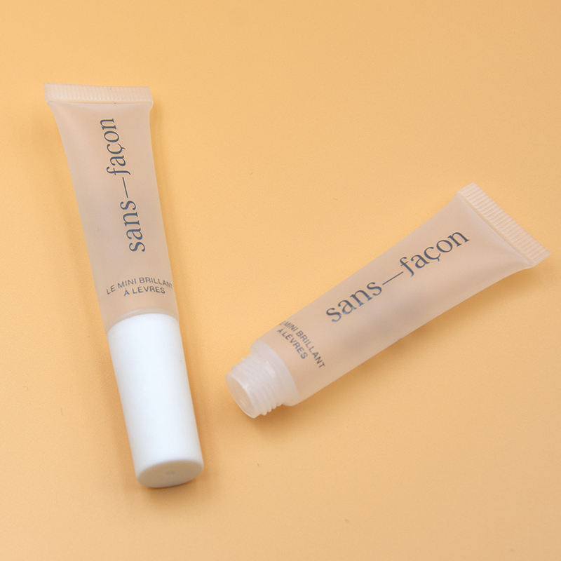 Tubes vides de brillant à lèvres en plastique avec tête de brosse, récipient à presser cosmétique propre, emballage pour le maquillage et le soin des lèvres