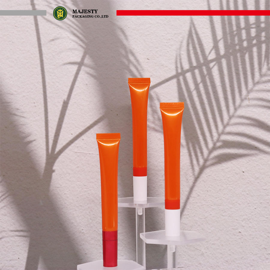 Emballage de Tube cosmétique en plastique vide, Tube de baume à lèvres pour crème pour les yeux, applicateur de Massage en céramique ou en alliage de Zinc, emballage de Tube de soins de la peau