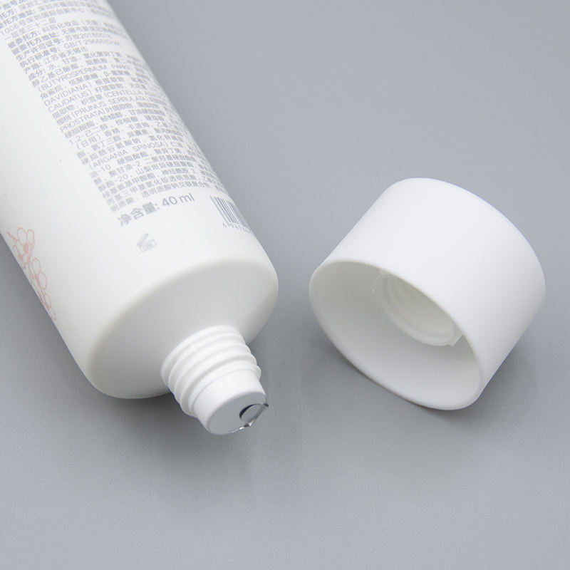 Tubes d'emballage de crème cosmétique pour les mains en PE doux et mat respectueux de l'environnement pour les soins de la peau, masques faciaux de lavage du visage avec espace pour la sérigraphie