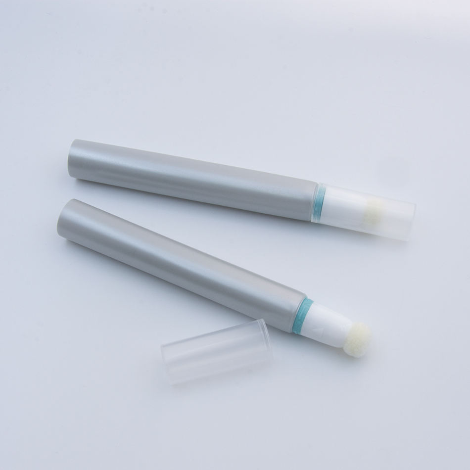 Tubes de brillant à lèvres Orange avec Logo personnalisé de 10ml, cosmétiques vides en plastique avec applicateur de brosse floquée pour le maquillage du visage et du masque