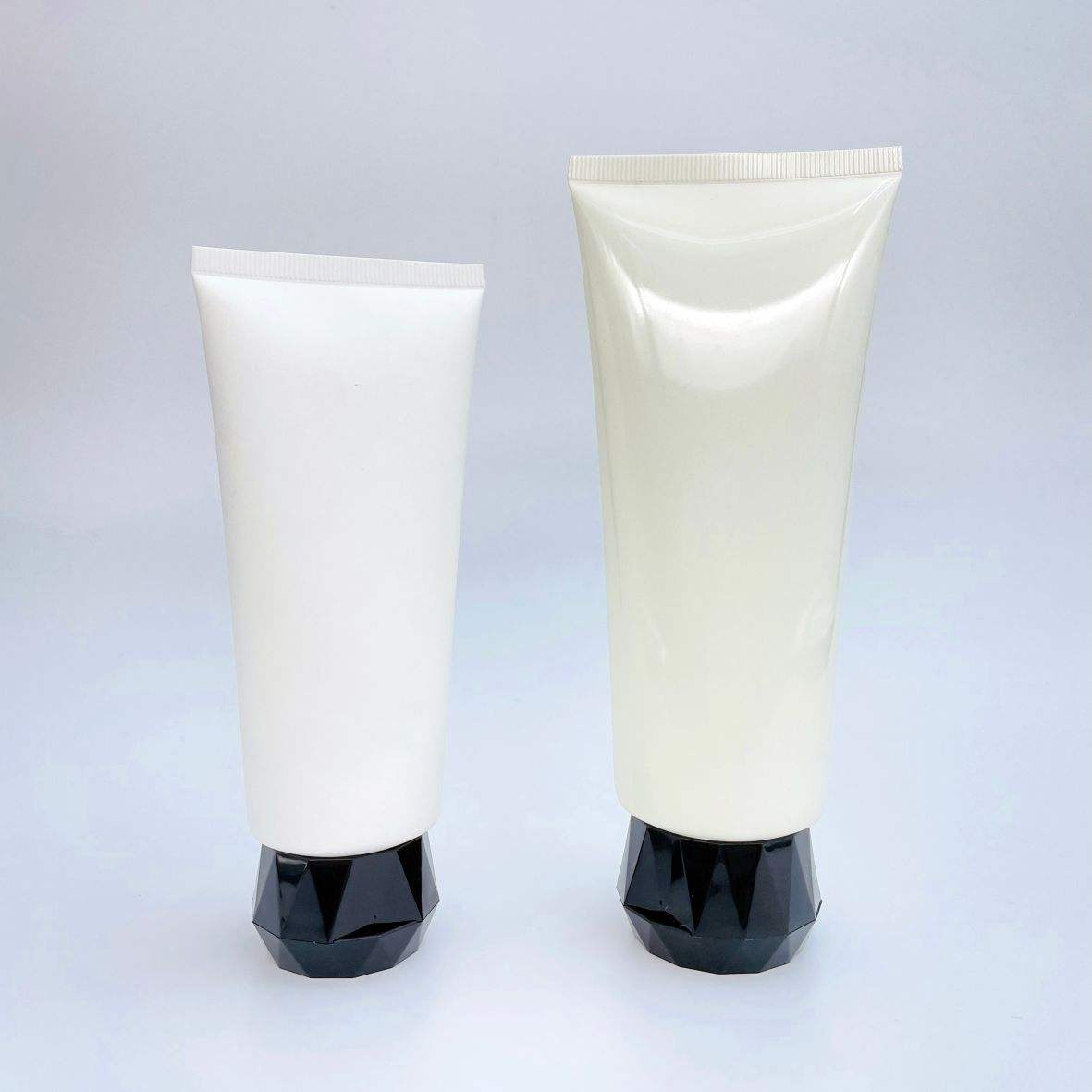 Tube PE en plastique à pression douce personnalisé avec couvercle rabattable pour soins de la peau, lavage du visage, crème nettoyante, Lotion, cosmétiques, Type de shampooing