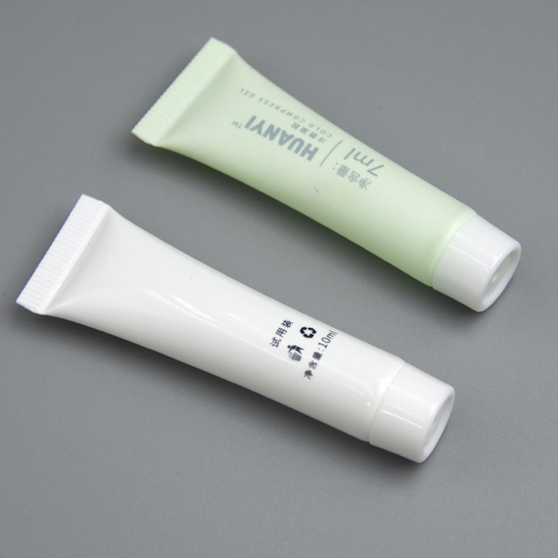 Échantillons vides cosmétiques en plastique de tube de compression de logo fait sur commande pour le masque nettoyant de gel de crème de visage de base de protection solaire