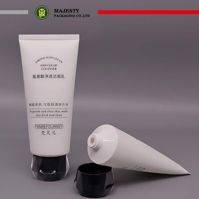 Tube de fond de teint vide personnalisé, capuchon rabattable de 40mm de diamètre, 60 ~ 150ml, pour Mascara et Lotion pour le corps, crème propre pour le visage, usage cosmétique