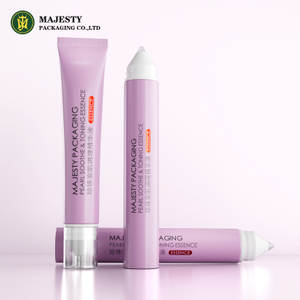 Emballage de tube cosmétique en plastique personnalisé pour le rouge à lèvres avec applicateur pointu de silicone