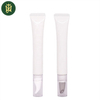 Emballage de tube cosmétique en plastique Tube de baume à lèvres pour crème pour les yeux petit volume avec emballage de tube applicateur incliné en alliage de zinc ou en céramique