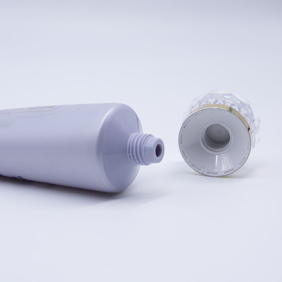 Tubes en plastique cosmétiques vides personnalisables pour émulsion faciale, matériau PE utilisé pour la crème solaire pour les soins de la peau, conteneurs d'emballage