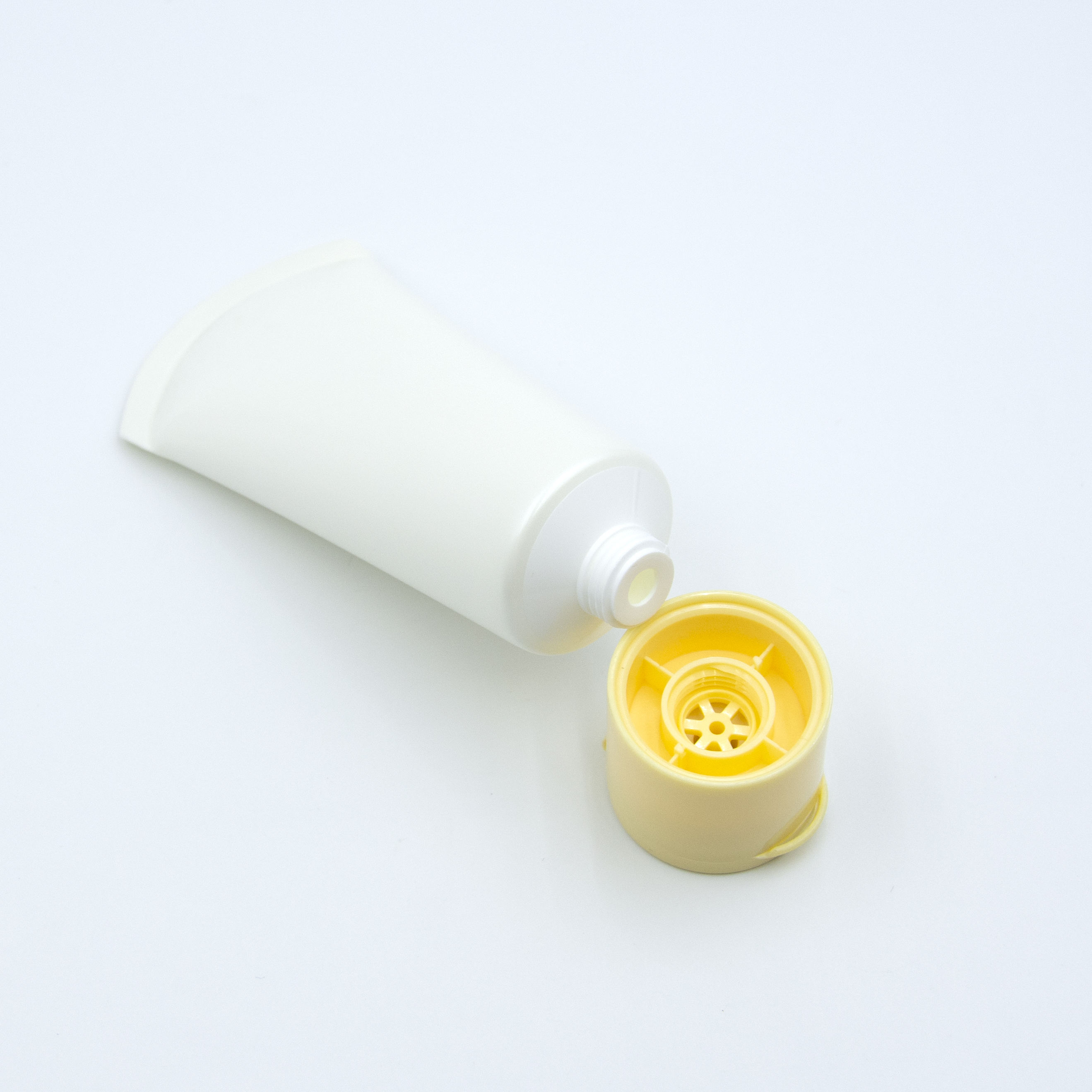 Tube de lotion pour le corps de conditionneur de shampooing vide en plastique Emballage de tube cosmétique en plastique PE 50 ml 100 ml 150 ml Tube en plastique à capuchon rabattable