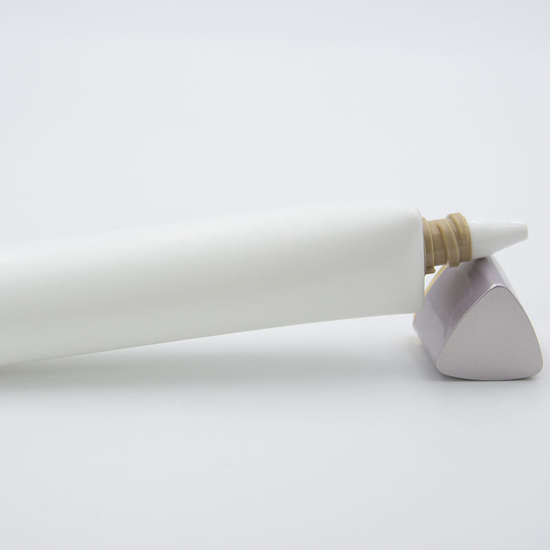 Emballage de tuyau en plastique cosmétique de Triangle de bouche longue d'oem pour la crème solaire de 30 ml et le sérum de soin de peau pour la crème d'oeil