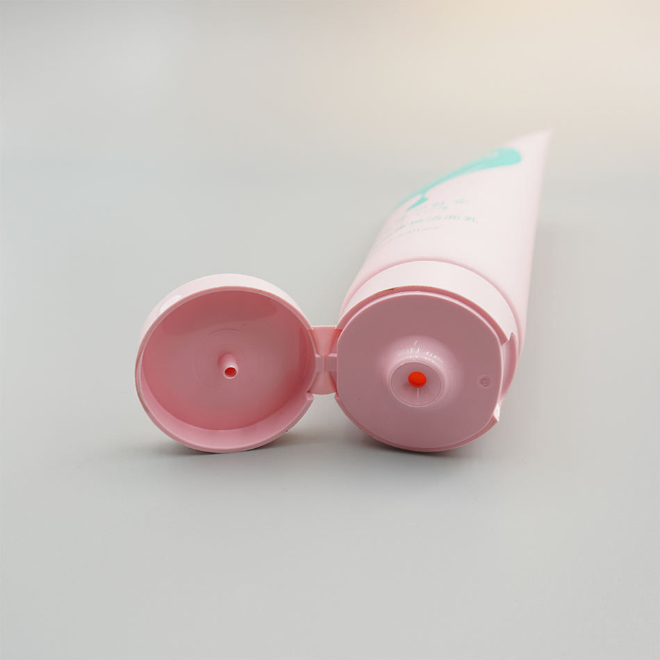 Masque cosmétique en plastique de tube d'emballage de crème nettoyante pour le visage de logo personnalisé avec vis ou couvercle rabattable pour le lavage du visage