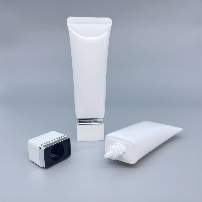 Tube cosmétique PE en plastique souple de forme carrée, emballage à presser pour crème pour les mains avec papier d'étiquetage, matériel pour soins de la peau et rouge à lèvres