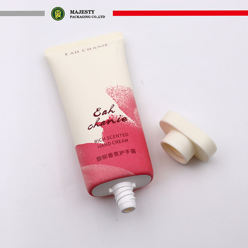 Tubes PE à presser plats ovales personnalisés Emballage en plastique vide pour crème solaire BB Crème de fond de teint Crème pour les mains Crème pour le visage avec bouchon à vis
