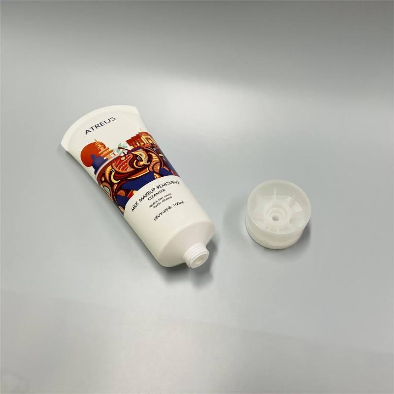 Tube en plastique PE de 80 ml 100 ml pour nettoyant pour le visage, emballage cosmétique de couleurs personnalisées avec couvercle pour crème solaire et shampoing