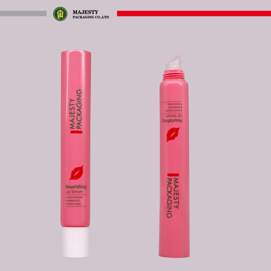 Tubes en plastique faits sur commande de couvercle d'emballage de baume à lèvres avec le tube en plastique de brillant à lèvres d'applicateur de silicone