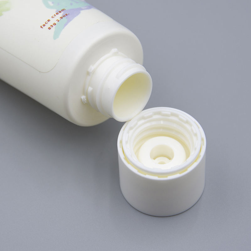 Tube en plastique souple personnalisé pour le lavage du visage et la lotion, emballage de crème pour les mains avec couvercle supérieur torsadé, conception personnalisée