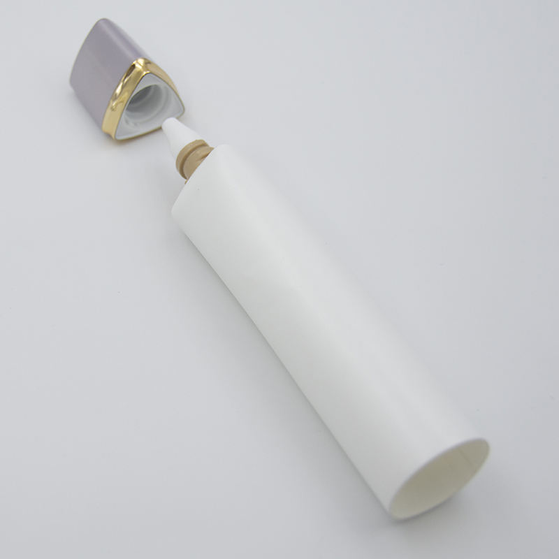 Emballage de tuyau en plastique cosmétique de Triangle de bouche longue d'oem pour la crème solaire de 30 ml et le sérum de soin de peau pour la crème d'oeil