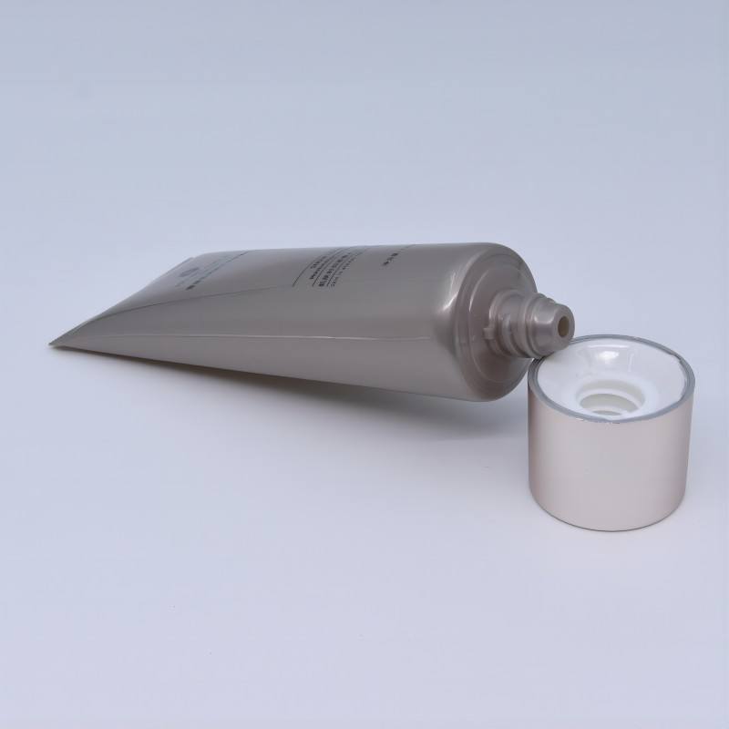 Tube de lotion en plastique souple OEM 120ML avec fonction de compression à extrémité ouverte pour crème solaire et nettoyants cosmétiques