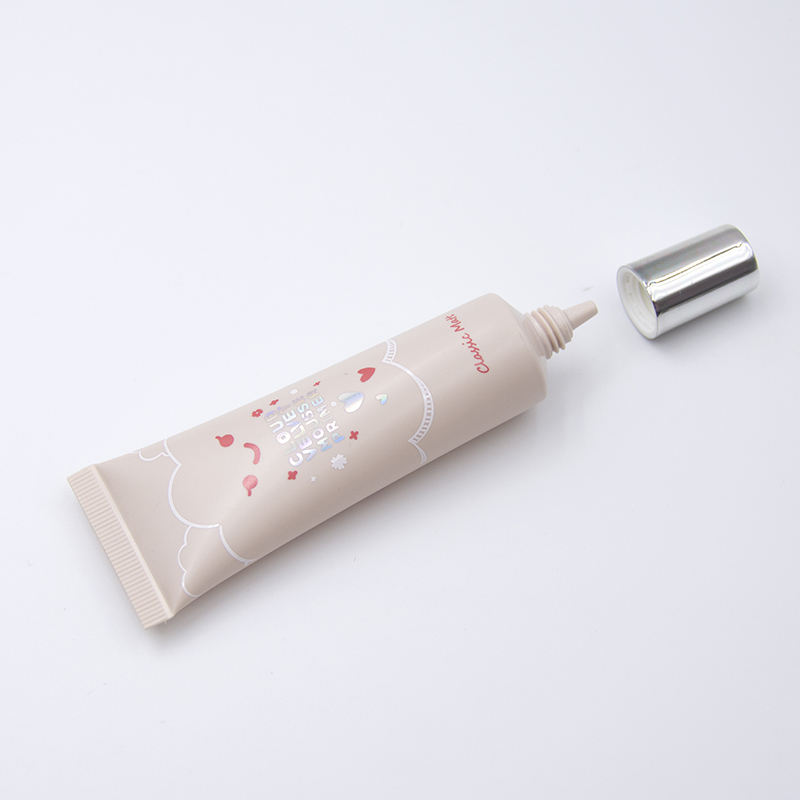 Crème liquide de fond de teint BB OEM15ML, pointe de buse longue, couvercle à vis, Tube cosmétique PE, emballage, crème solaire pour les yeux avec Tube à presser