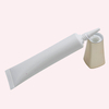 Tubes en plastique à capuchon carré OEM pour fond de teint liquide, crème pour les yeux, sérum-30 ml et 50 ml, forme ovale avec buse longue pour l'emballage