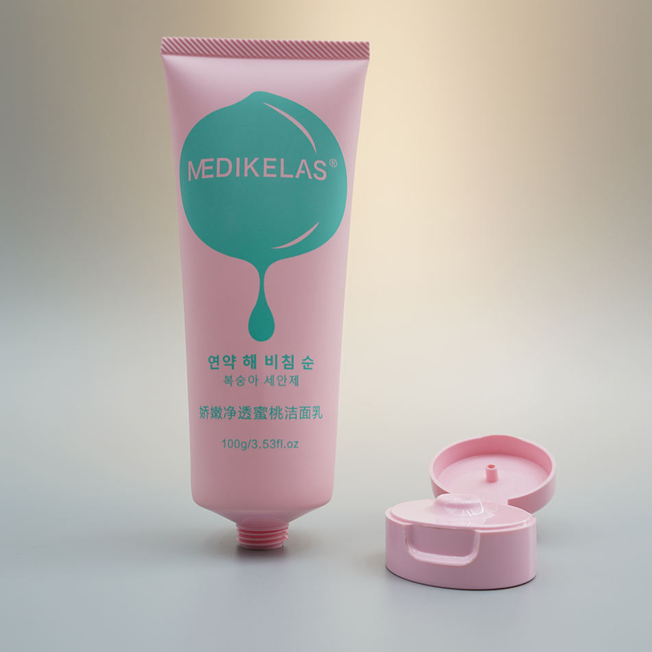 Masque cosmétique en plastique de tube d'emballage de crème nettoyante pour le visage de logo personnalisé avec vis ou couvercle rabattable pour le lavage du visage