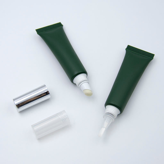 Emballage cosmétique vide en plastique à presser souple, huile pour cuticules, vernis à ongles, Tube d'huile, Tubes de brillant à lèvres, applicateur de baume à lèvres, brosse Spone