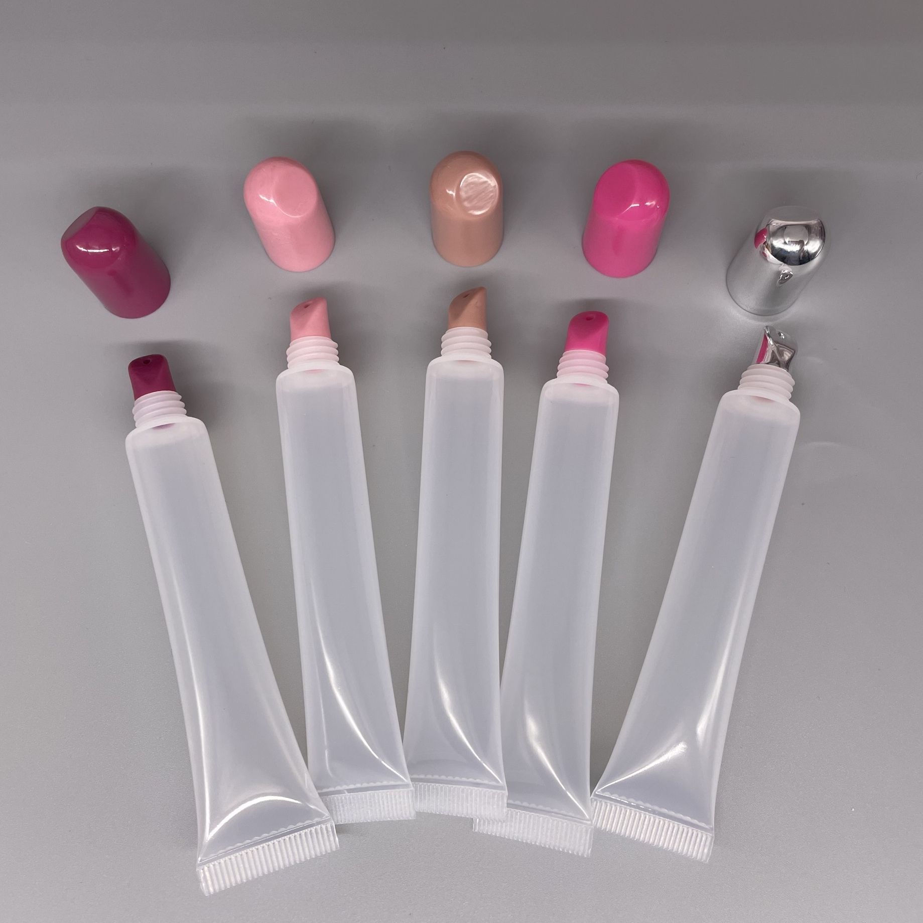 Tube de rouge à lèvres et de brillant à lèvres en PP souple personnalisé, avec bouchon à vis, applicateur en plastique pour cosmétiques, diamètre 19mm, 10ml, 15ml, 20ml