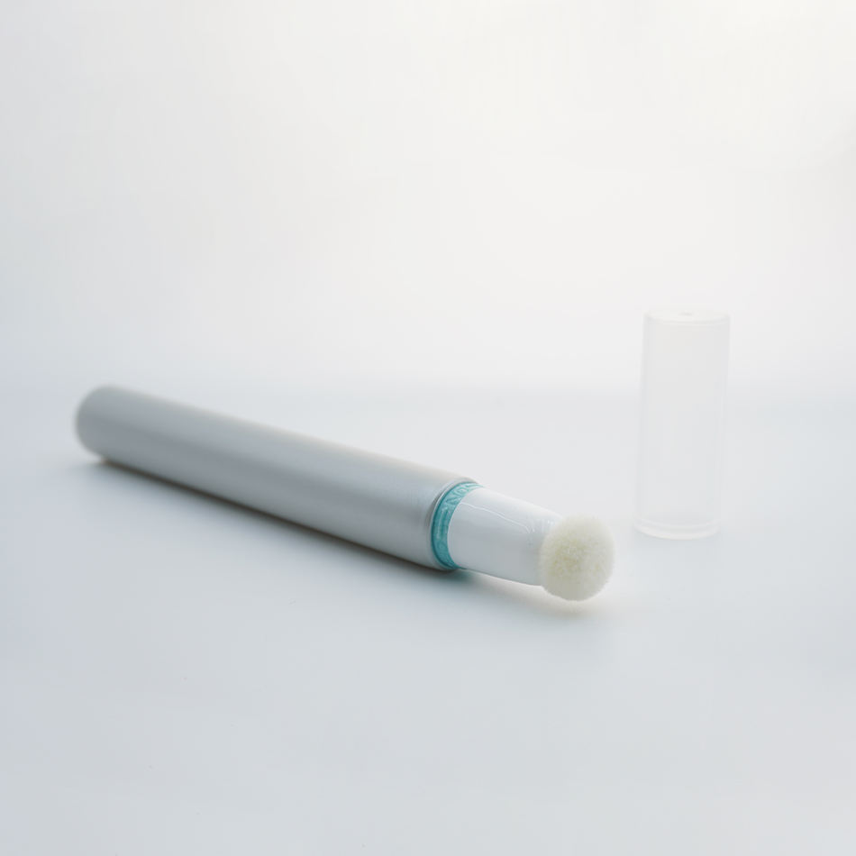 Tubes de brillant à lèvres Orange avec Logo personnalisé de 10ml, cosmétiques vides en plastique avec applicateur de brosse floquée pour le maquillage du visage et du masque