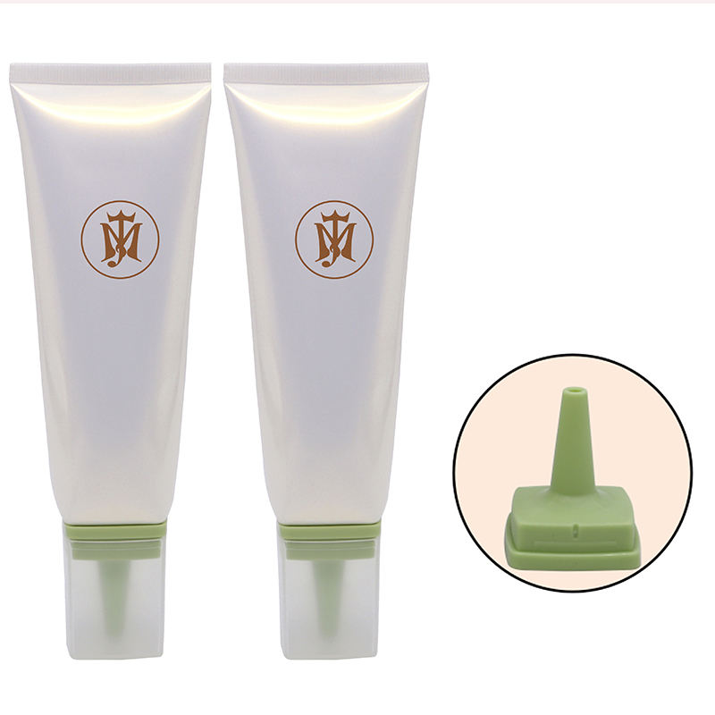 Tubes en plastique de compression de PE de buse longue d'OEM pour des tubes en plastique d'emballage de conditionneur de gel de cheveux de shampooing