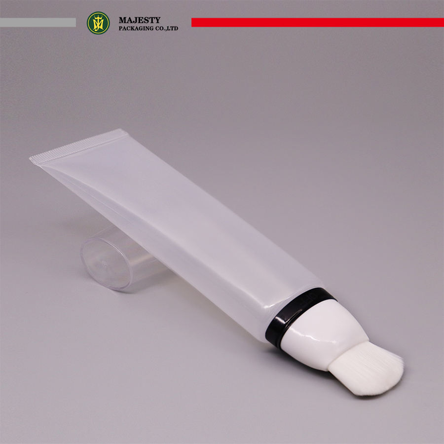 Tube en plastique vide personnalisé avec applicateur à brosse souple pour tube de fond de teint cosmétique