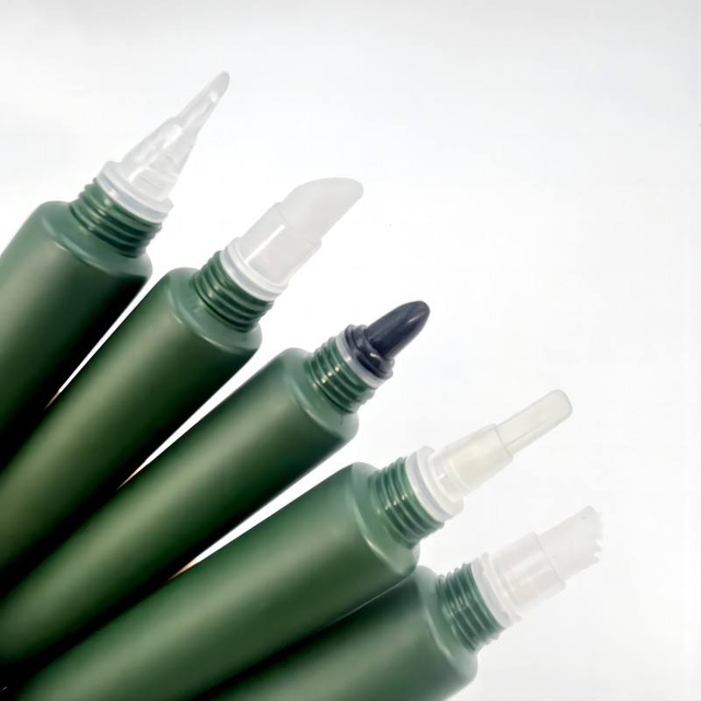 Tubes à presser de luxe pour brillant à lèvres, Surface sérigraphiée, respectueux de la peau, emballage et applicateur de crème pour les yeux