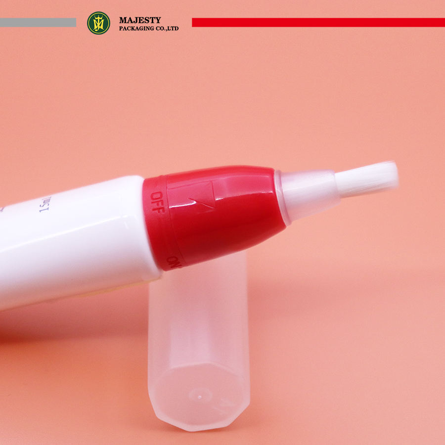 Mini Tubes d'emballage en plastique pour baume à lèvres, 5ml/10ml/15ml, avec applicateur de brosse, conteneurs vides pour baume à lèvres
