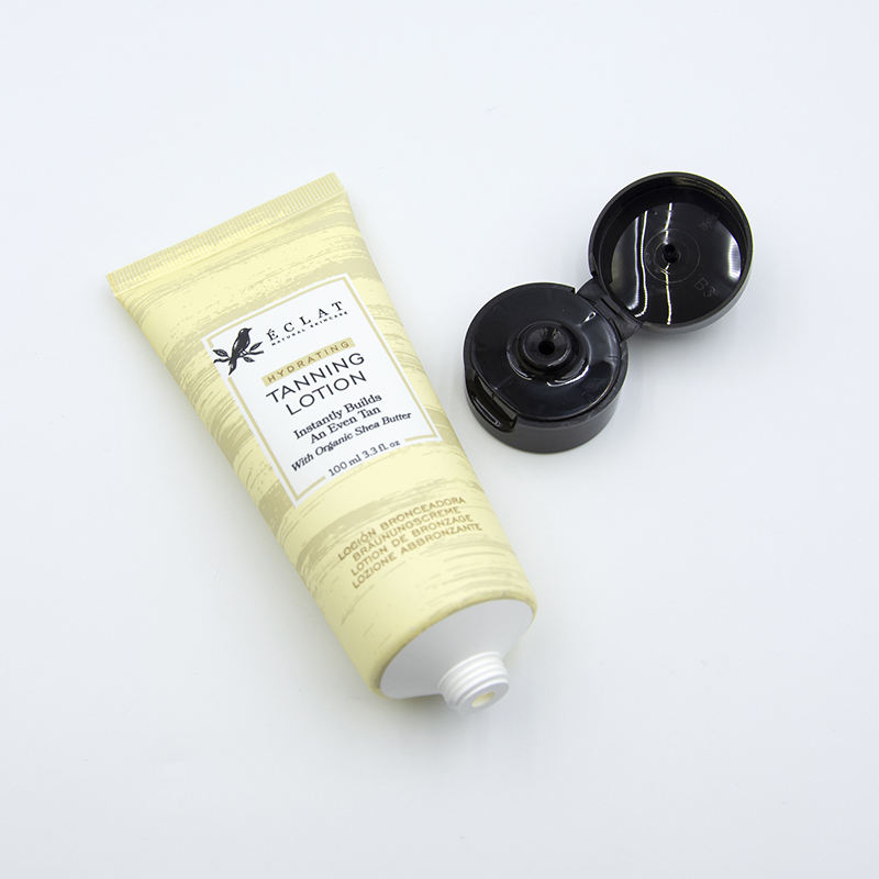 Tube cosmétique mou de lavage de visage d'OEM avec la surface d'estampillage chaude de tube cosmétique en plastique de tube de lotion de corps de dessus de secousse