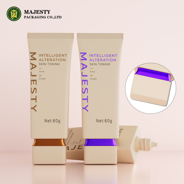 Tubage à crème solaire de forme carrée de 60 ml personnalisée 