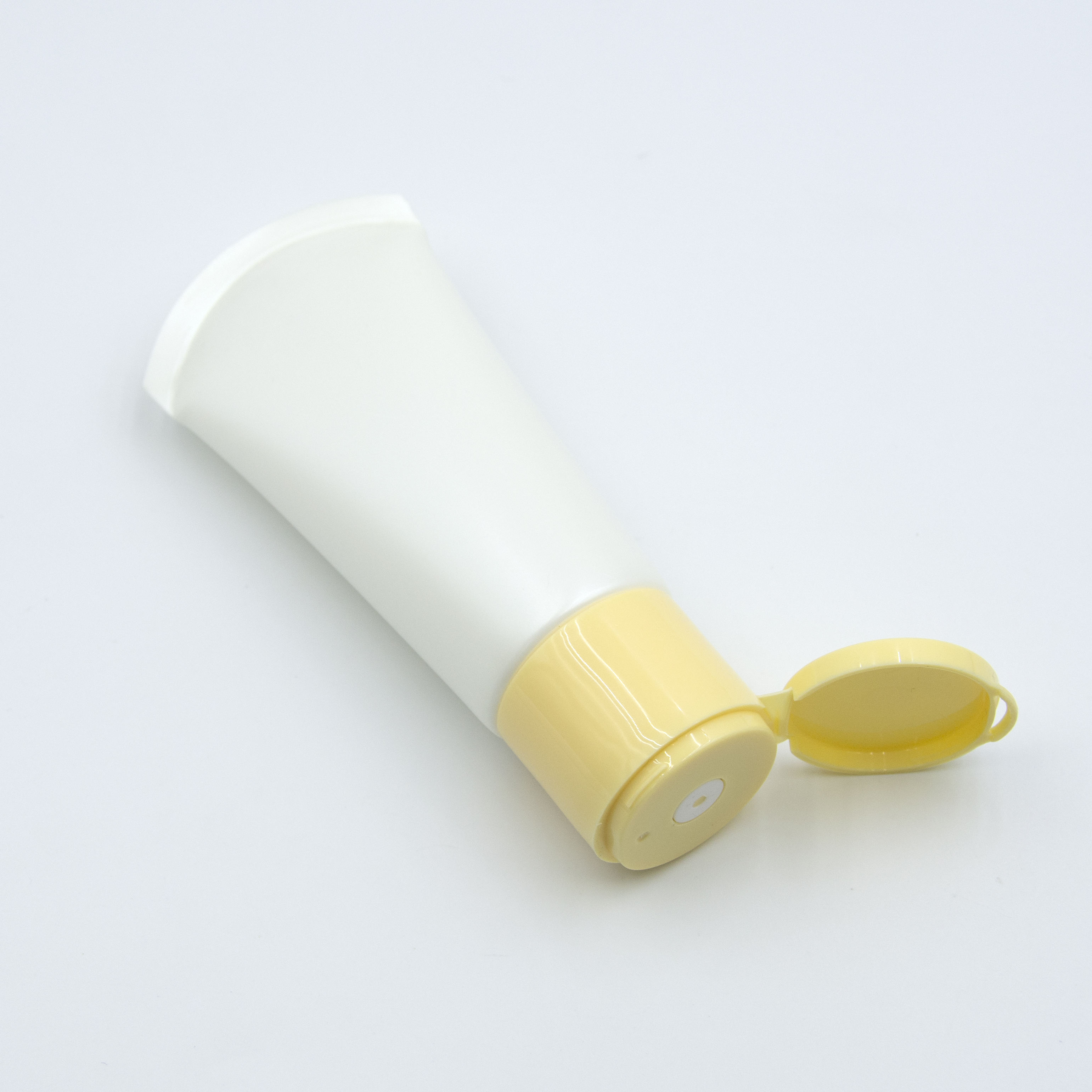 Tube de lotion pour le corps de conditionneur de shampooing vide en plastique Emballage de tube cosmétique en plastique PE 50 ml 100 ml 150 ml Tube en plastique à capuchon rabattable
