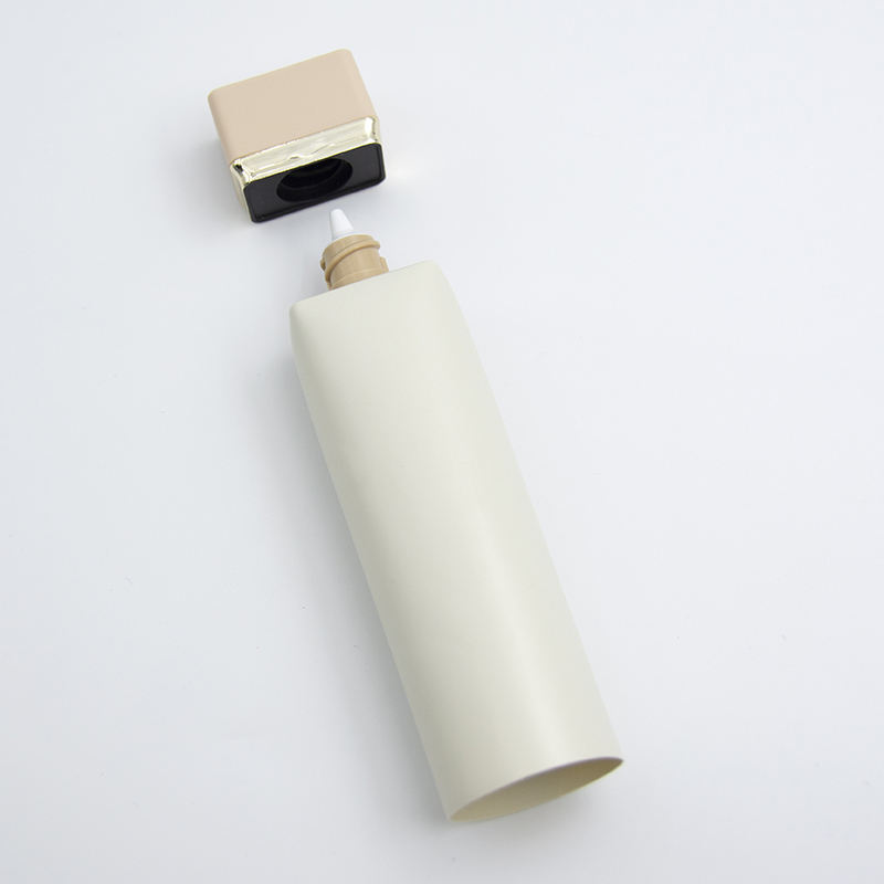 Tube d'emballage cosmétique vide OEM pour fond de teint BB CC crème crème solaire pour les mains avec lèvre rabattable pour masque facial Mascara