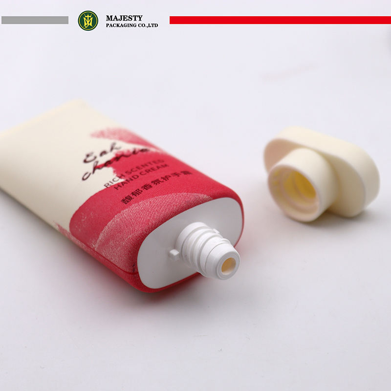 Tubes PE à presser plats ovales personnalisés Emballage en plastique vide pour crème solaire BB Crème de fond de teint Crème pour les mains Crème pour le visage avec bouchon à vis