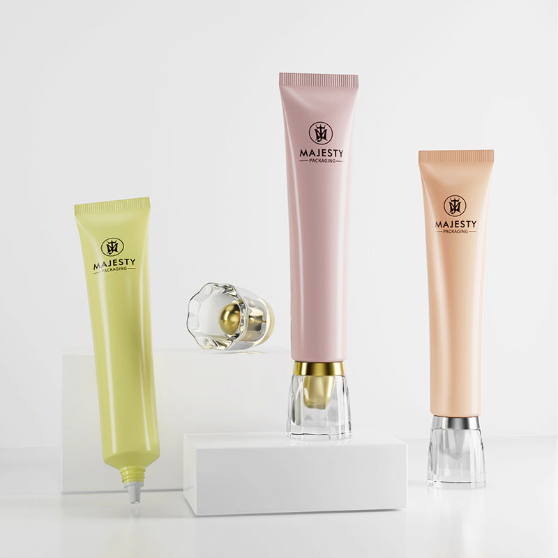 Tube en plastique d'emballage souple personnalisé pour fond de teint BB, crème liquide pour les yeux, pointe de buse longue avec capuchon en acrylique pour crème solaire pour les lèvres