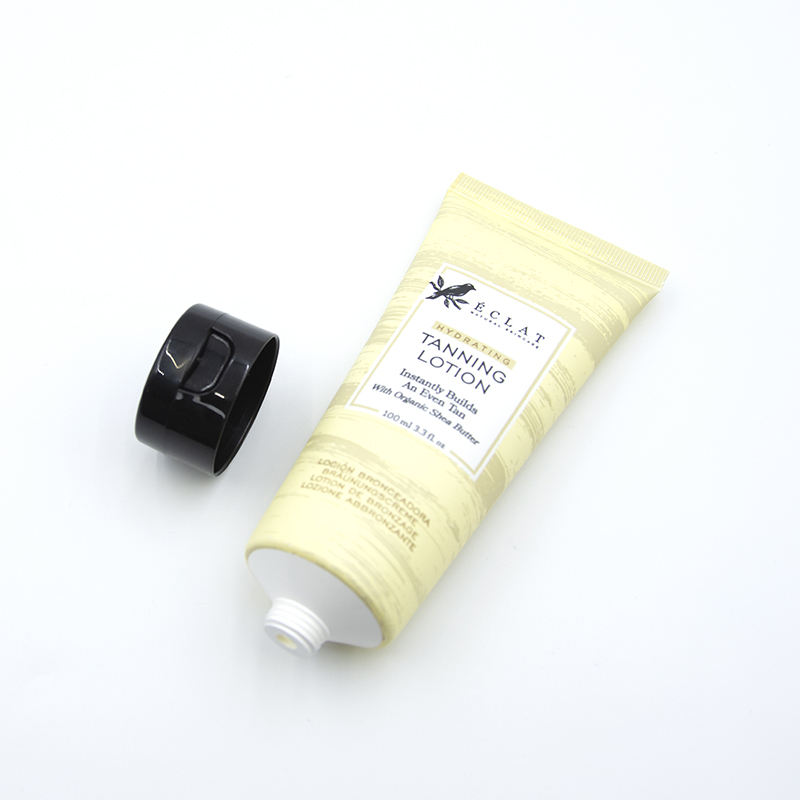 Tube cosmétique mou de lavage de visage d'OEM avec la surface d'estampillage chaude de tube cosmétique en plastique de tube de lotion de corps de dessus de secousse