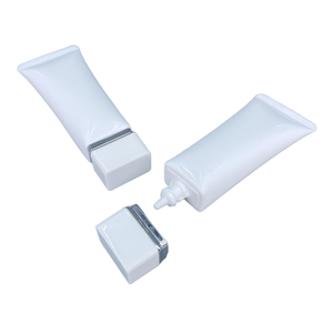 Tube cosmétique PE en plastique souple de forme carrée, emballage à presser pour crème pour les mains avec papier d'étiquetage, matériel pour soins de la peau et rouge à lèvres