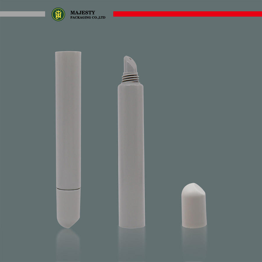 OEM et ODM Mini petits Tubes en plastique souple PE de 10 ml avec pointe en Silicone pointe PE brillant à lèvres bâton à lèvres baume à lèvres conception à presser
