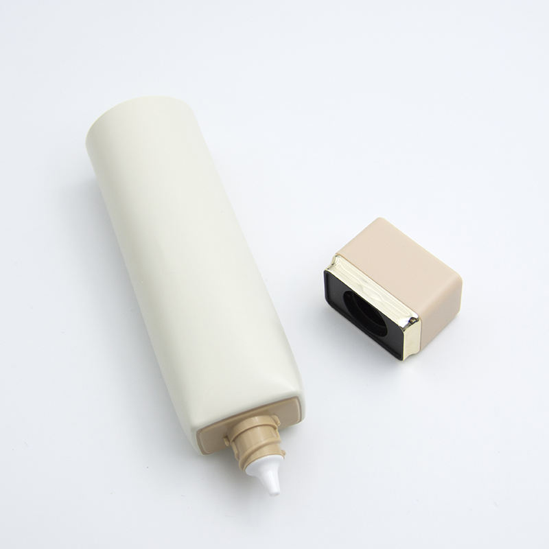 Tube d'emballage cosmétique vide OEM pour fond de teint BB CC crème crème solaire pour les mains avec lèvre rabattable pour masque facial Mascara